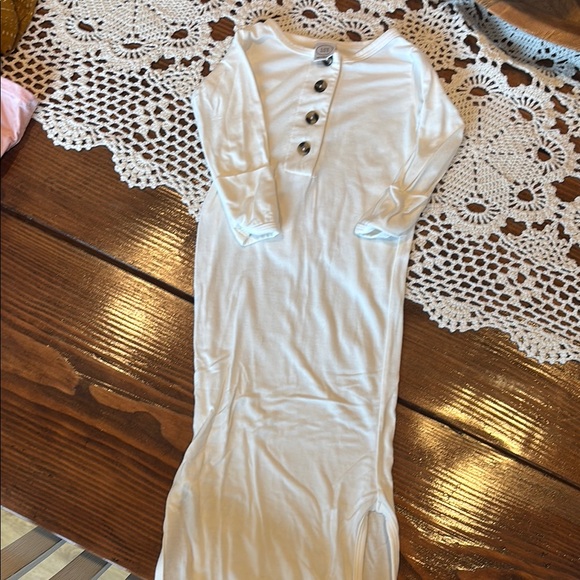 NWOT Finley Lou Lou and Company knotted gown. Newborn. - Picture 2 of 3